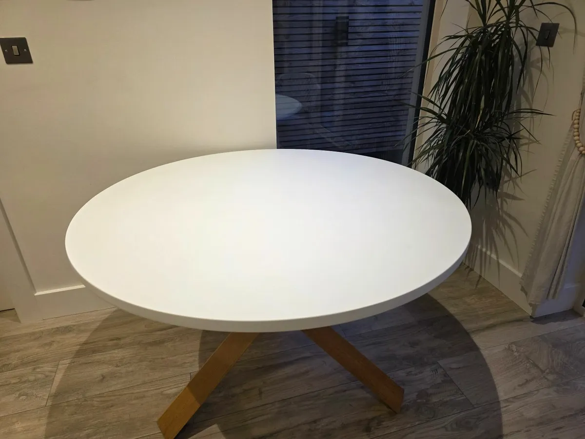 Kave Home Dining table 120cm - Image 3