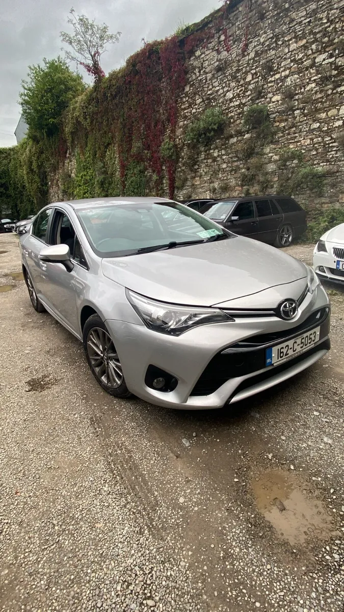 162 TOYOTA AVENSIS 2.0D4D LUNA - Image 1