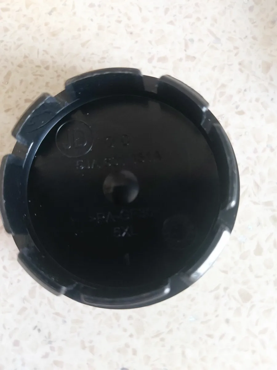 Skoda VRS centre caps -FREE POST - Image 2