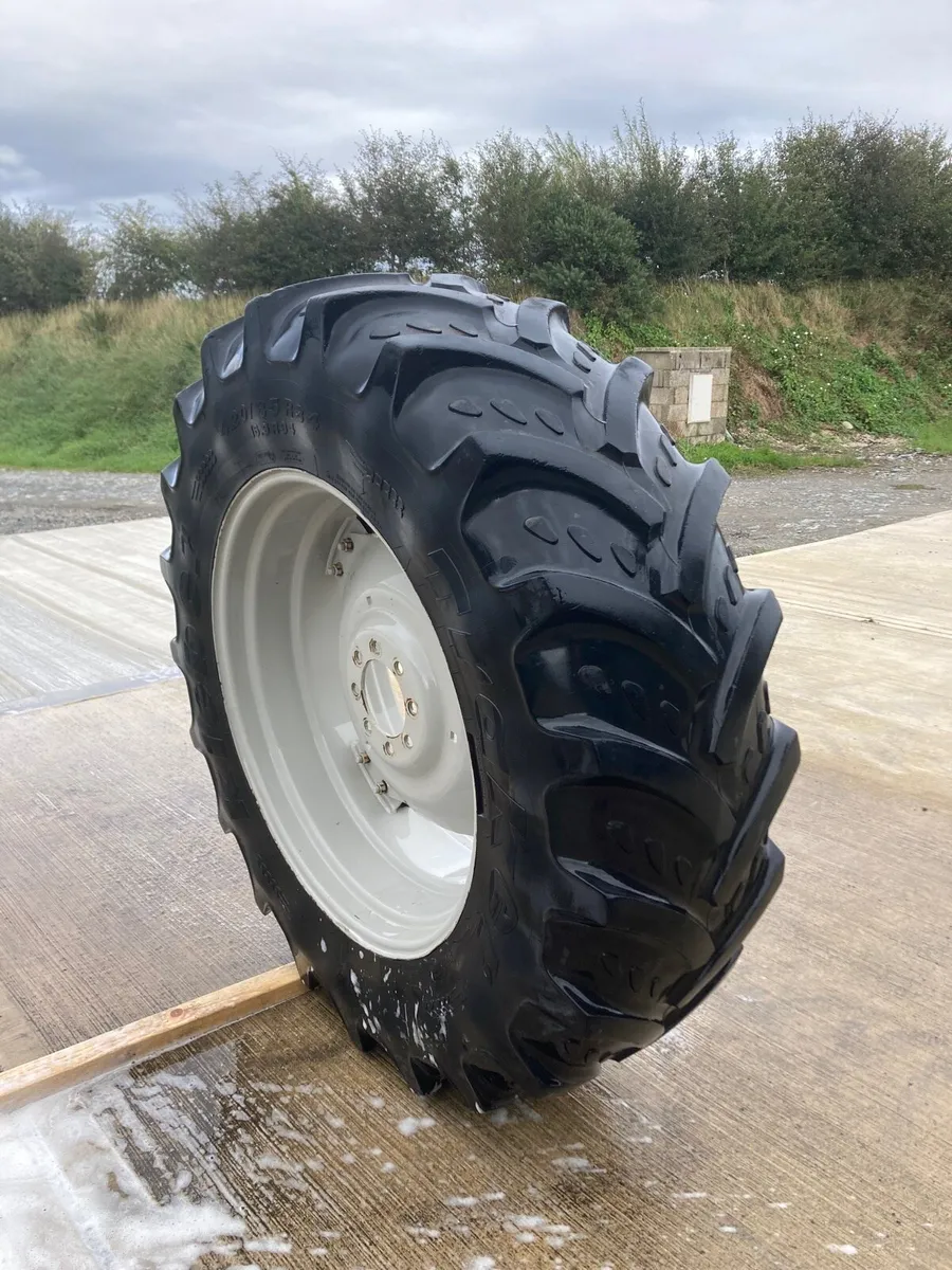 Tractor tyres - Image 1