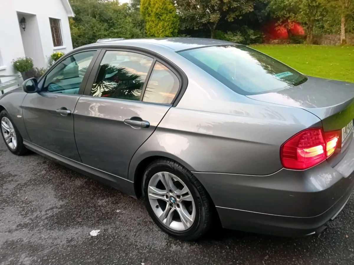 BMW 316d 2011 - Image 3