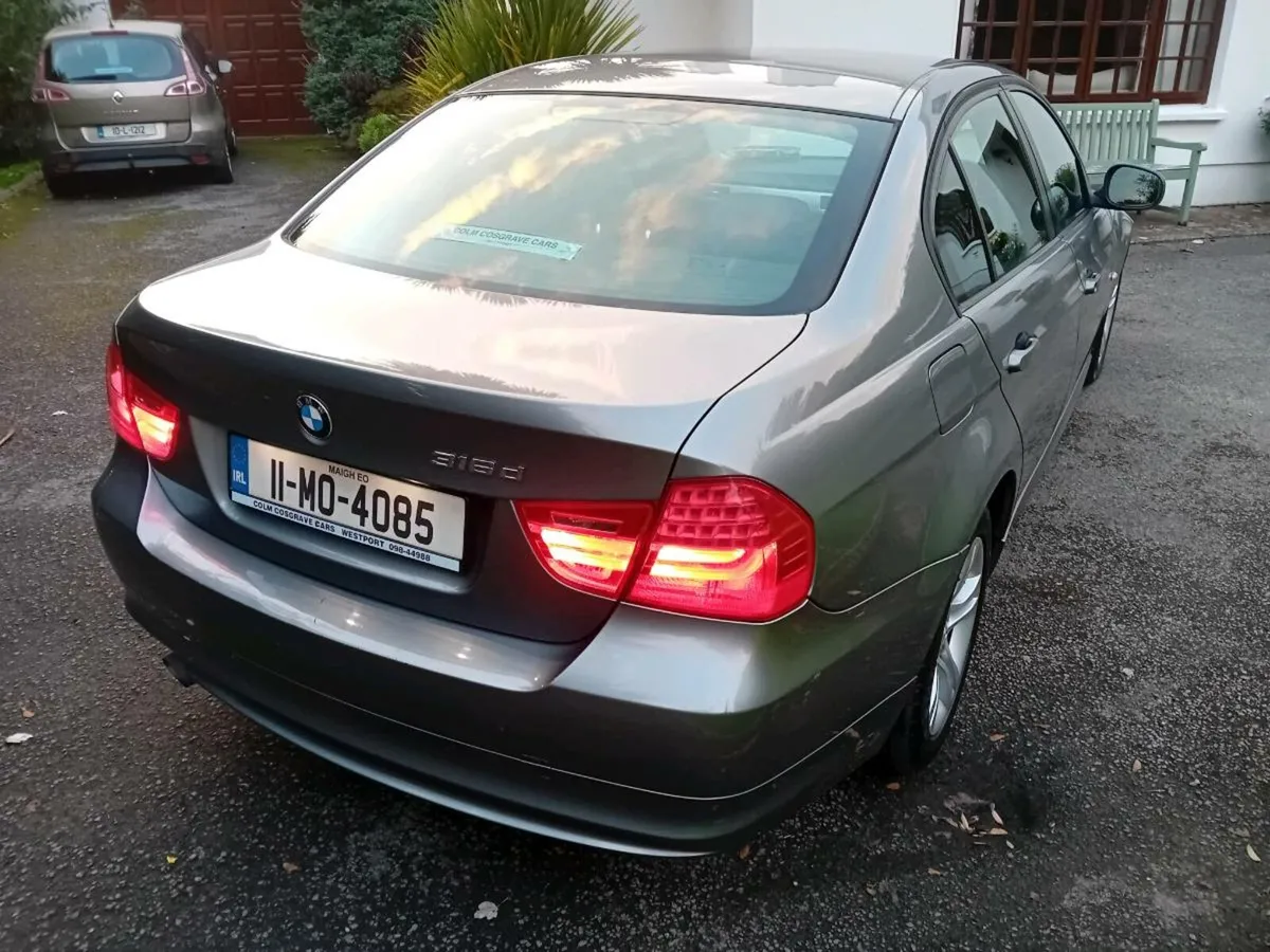 BMW 316d 2011 - Image 4