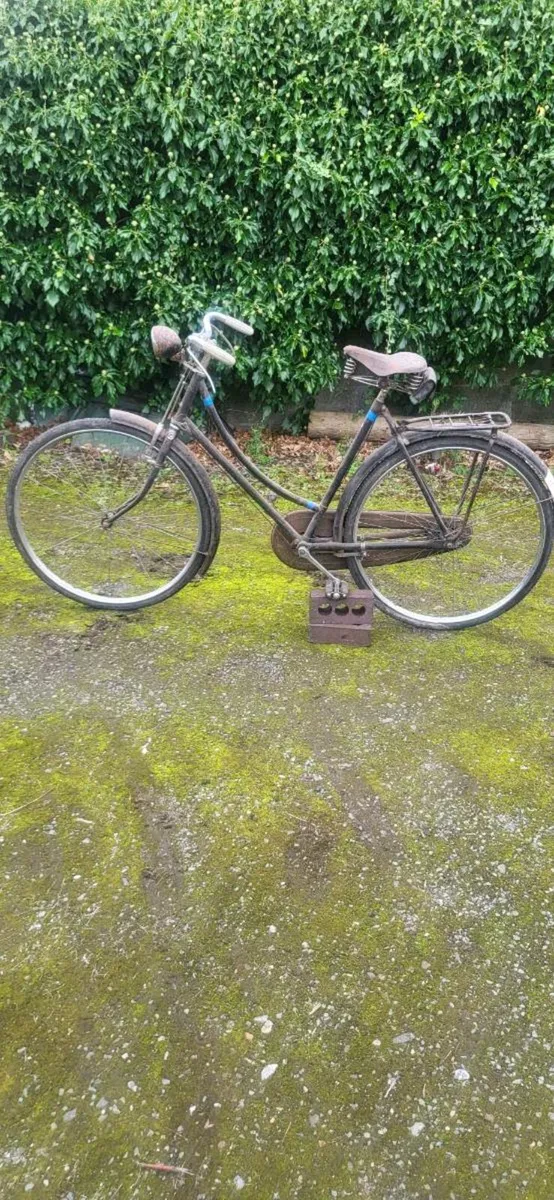 2 vintage bicycles - Image 1
