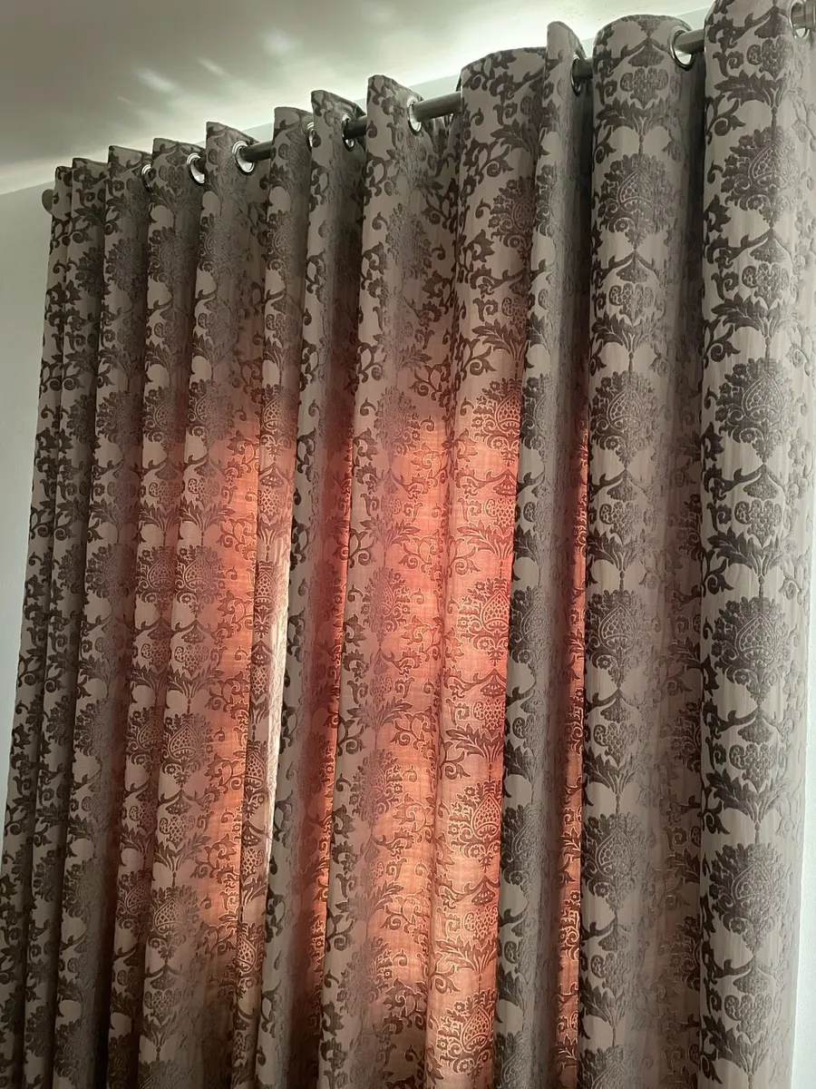 2x pairs of lined curtains - Image 1