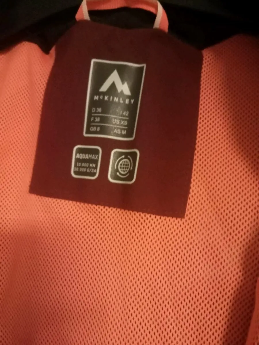 Ladies McKinley jacket size 8 - Image 3