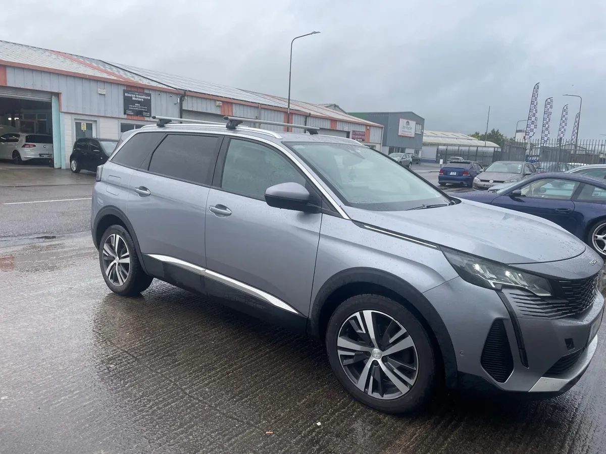 Car - Image 4