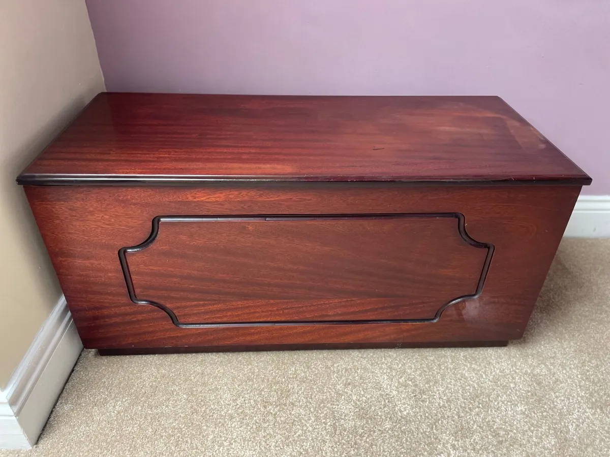 Rossmore Storage Chest/Bench - Image 2
