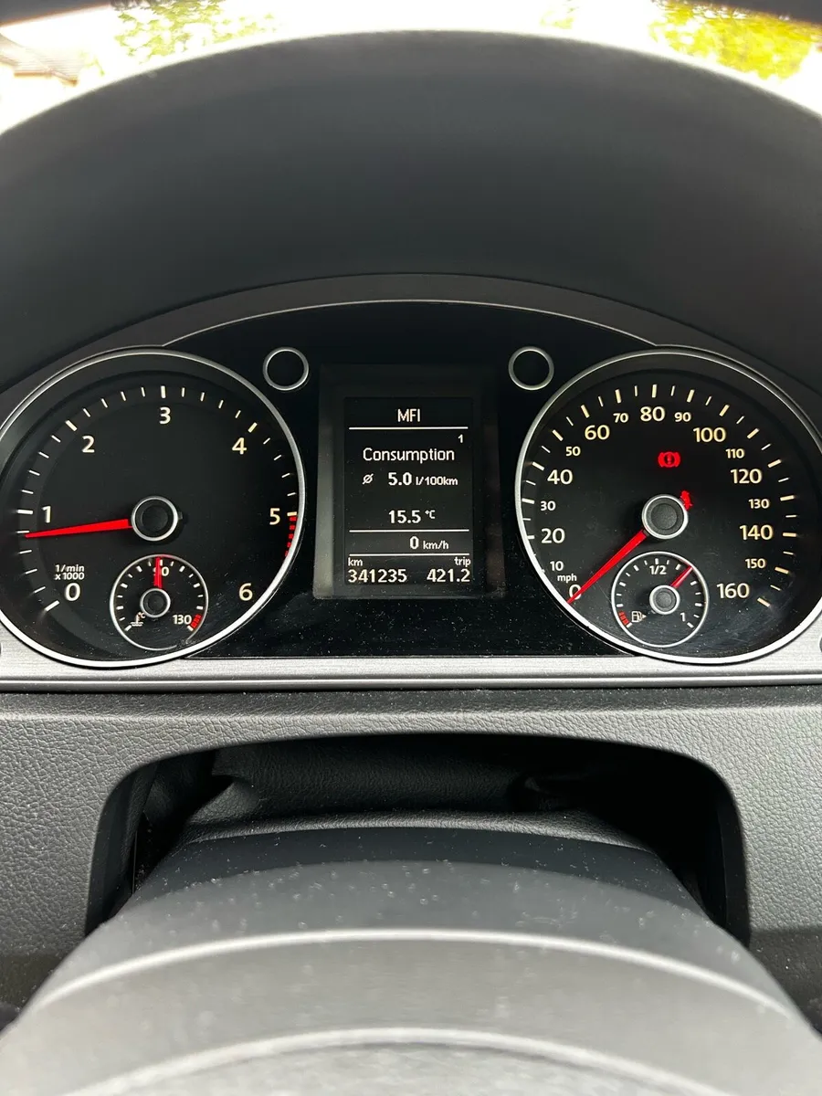 Volkswagen Passat B7 - Image 2