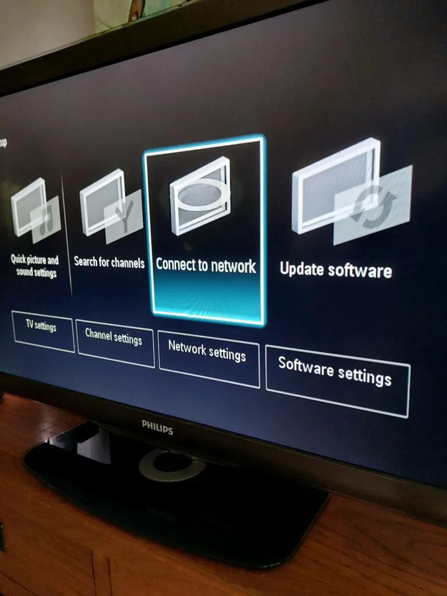 Phillips 39in Smart Tv - Image 4