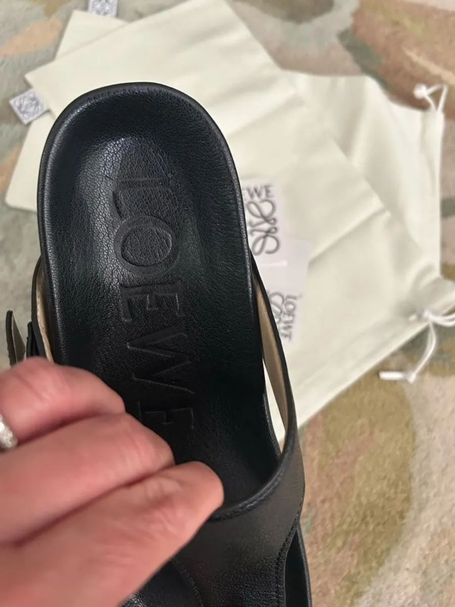 Loewe Thong Sandals in black leather in box,100% Genuine - Image 3