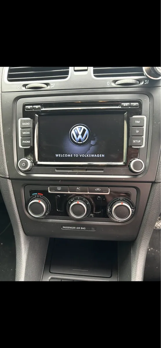 2012 Volkswagen - Image 3