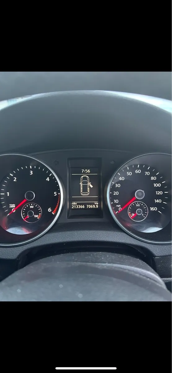 2012 Volkswagen - Image 4