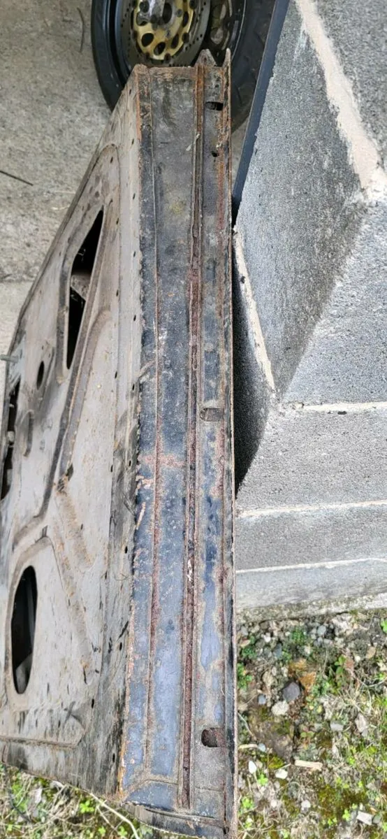Morris minor left front door - Image 3