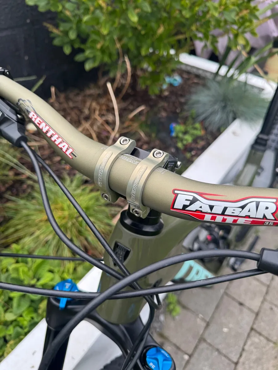 Trek Slash 9.7 Carbon | 2023 | Large - Image 2