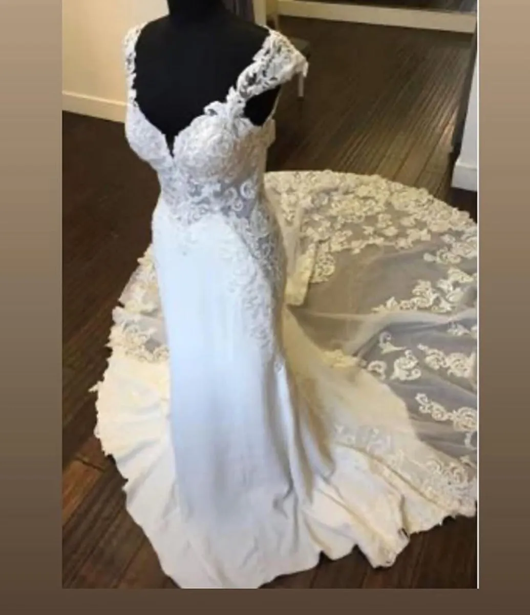 Wedding dress - Image 1