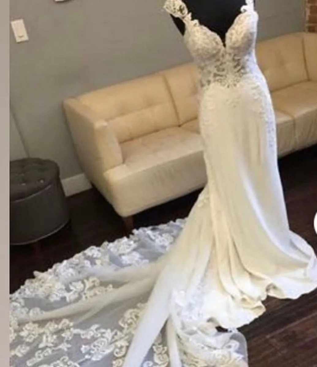 Wedding dress - Image 2