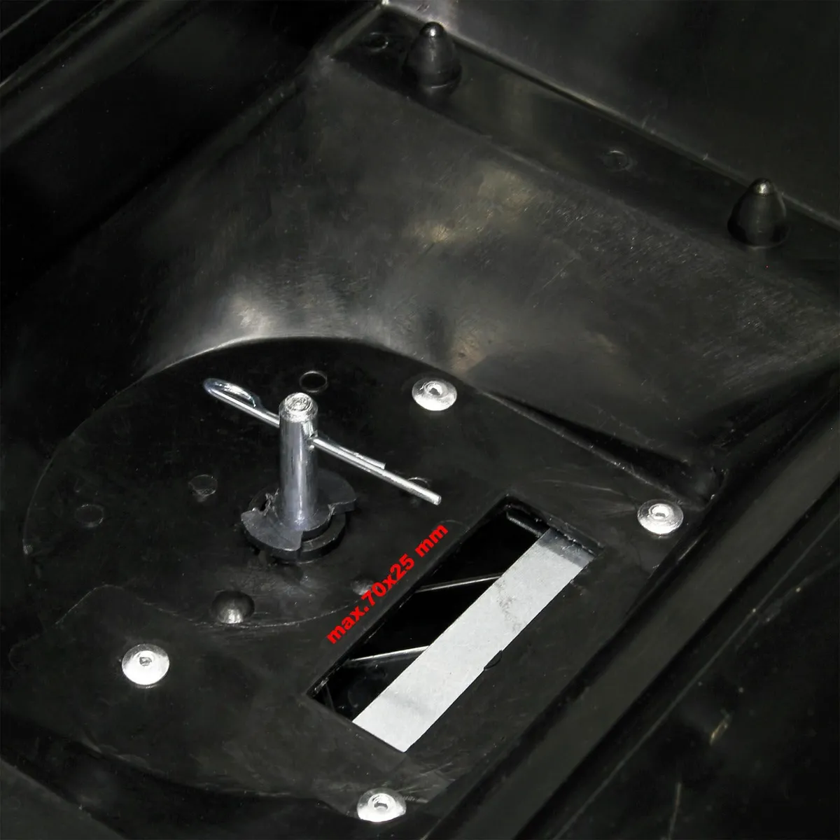 Spreader with 29L Capacity for Ride-on Lawnmower - Image 3
