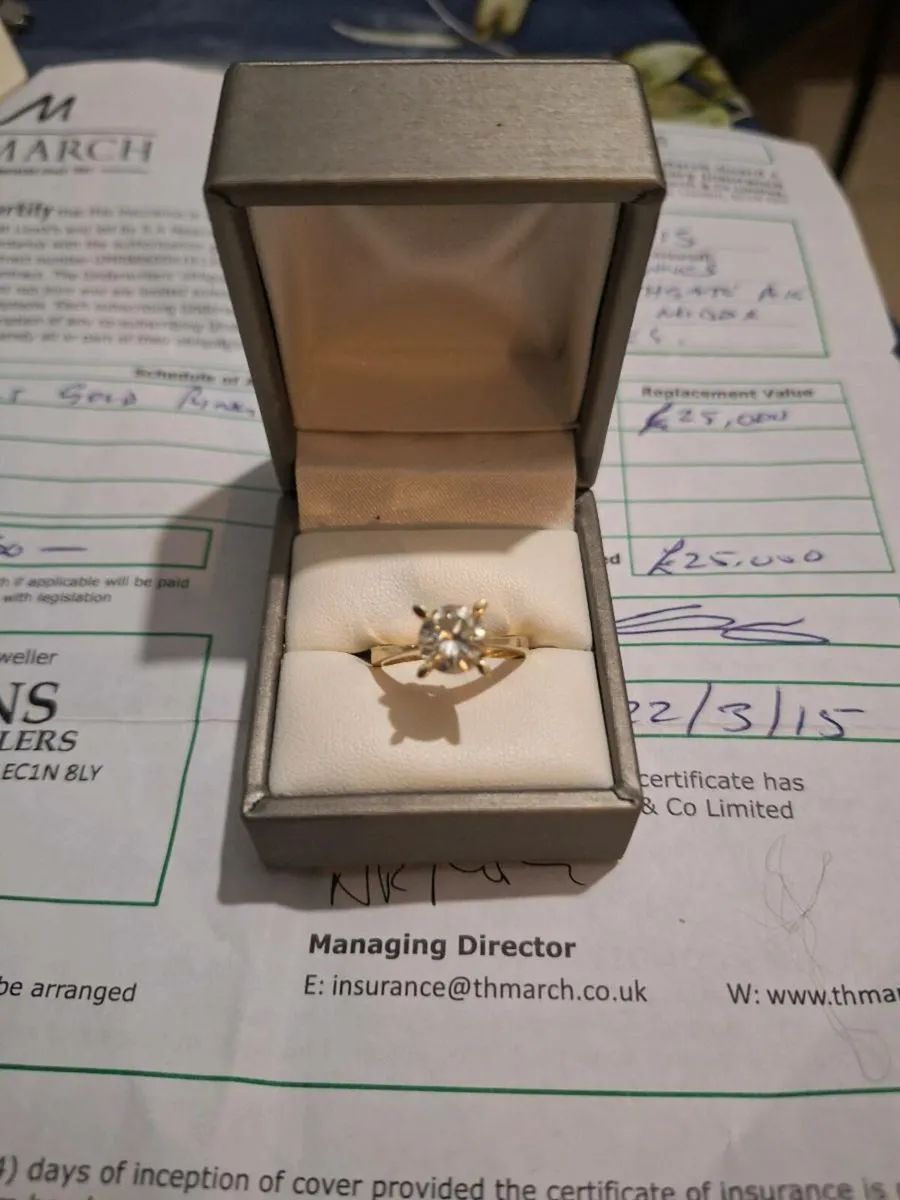 Diamond ring - Image 1