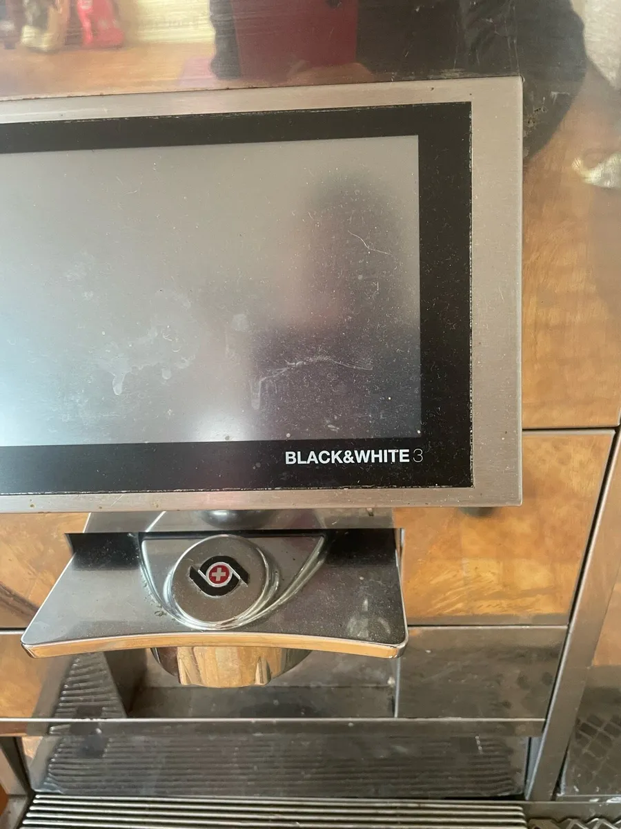 Coffee machine touch screen bean to cup bargain - Image 1