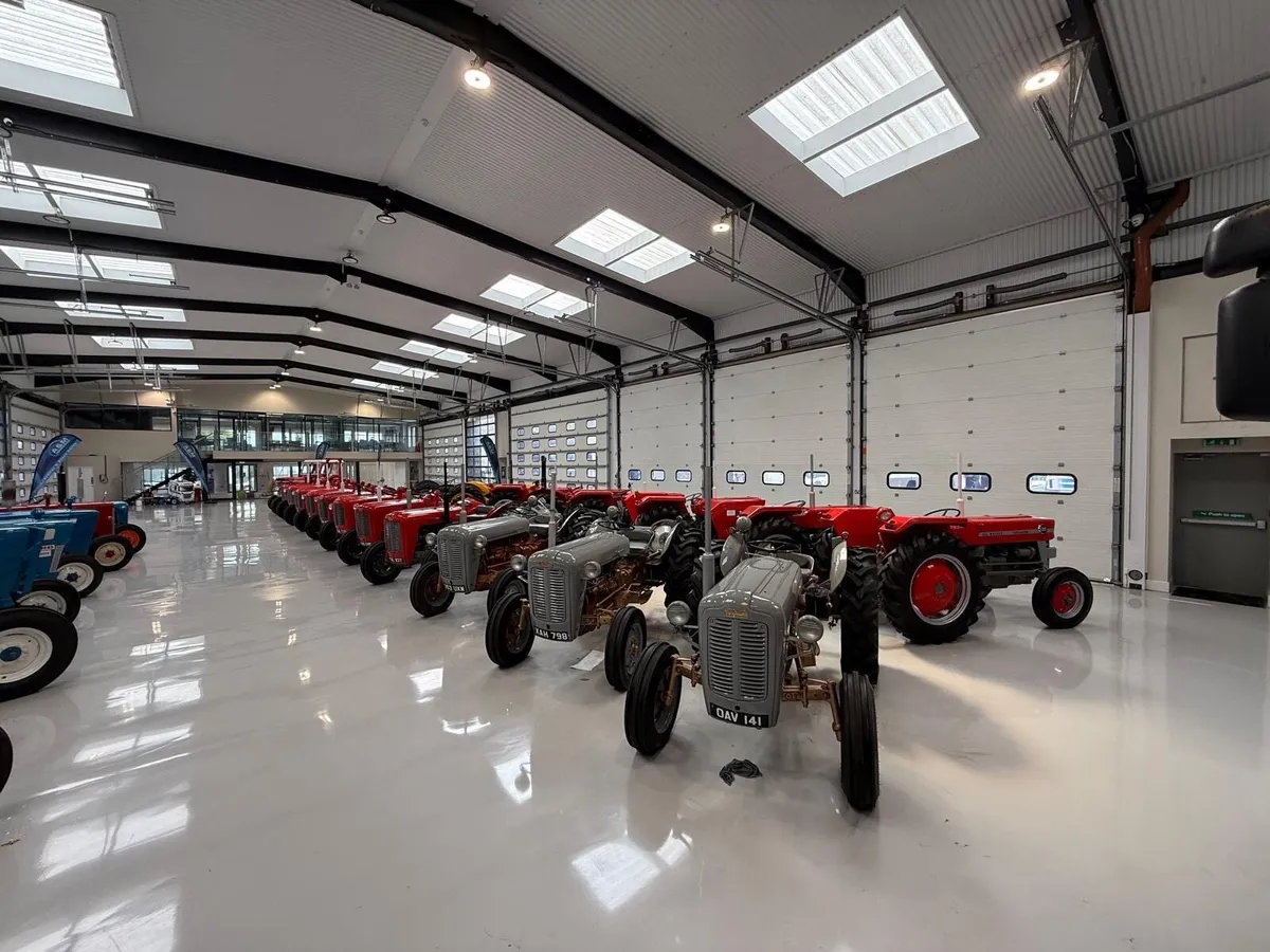 Vintage tractors - Image 1