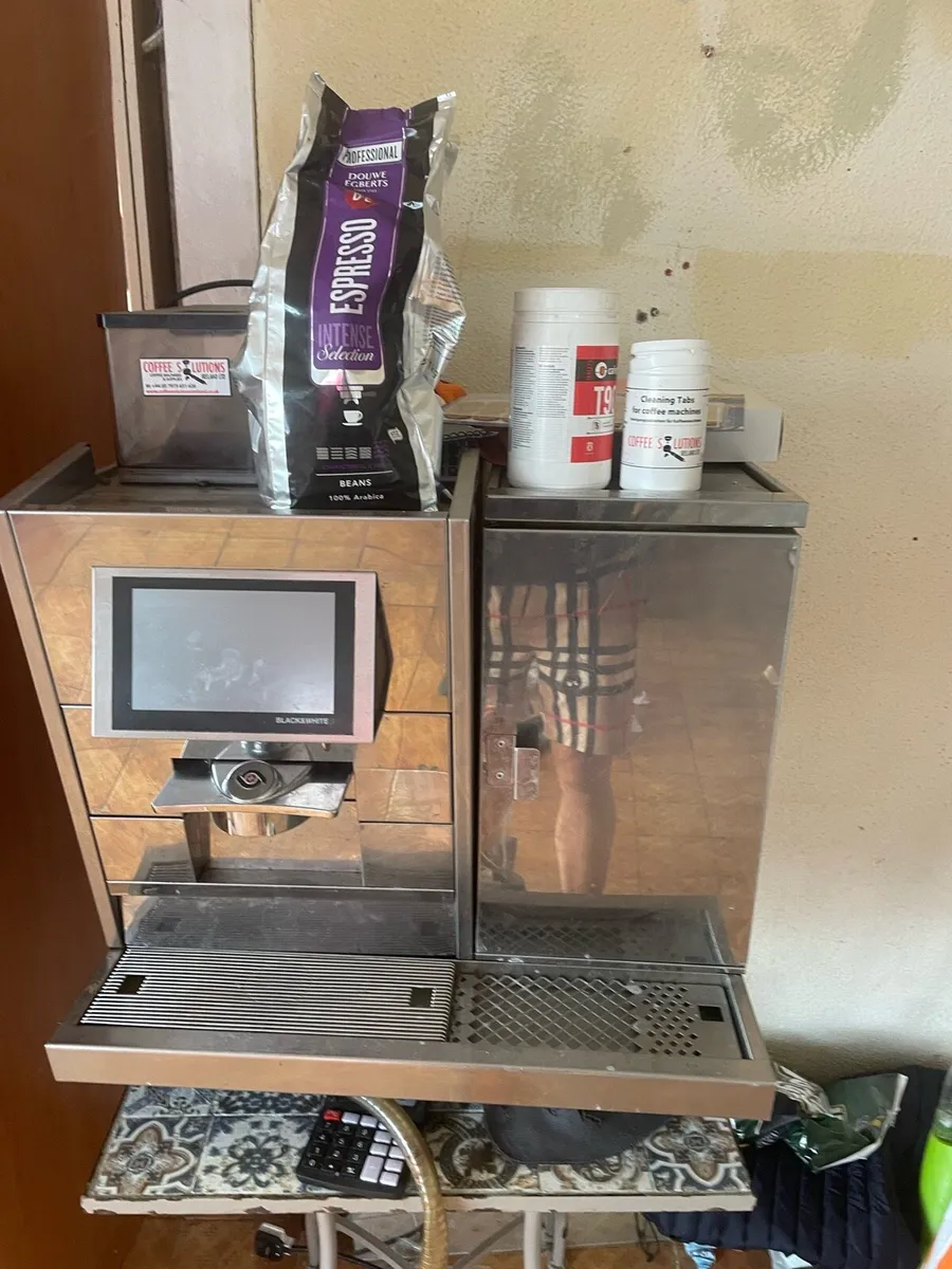 Coffee machine shop closed need gone - Image 1