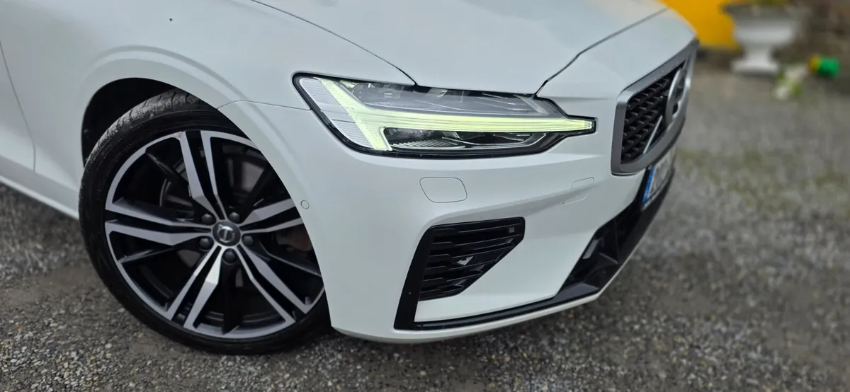 Volvo S60 2020 R DESIGN T8 PRO + - Image 4