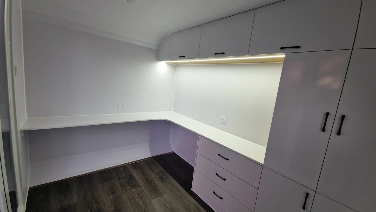 Garden Pod / Mobile Office - Image 3