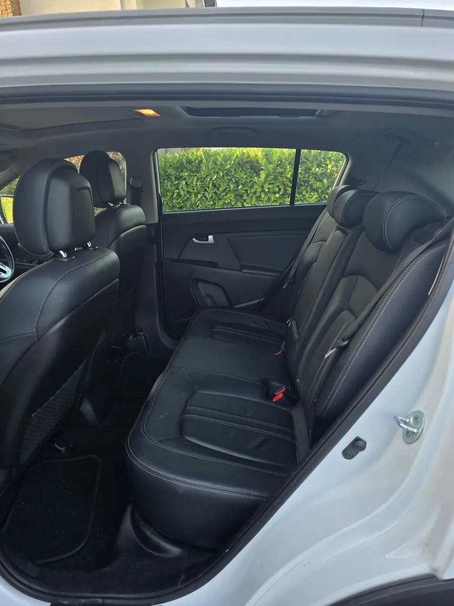 Kia Sportage 1.7 EXLS 4DR - Image 2