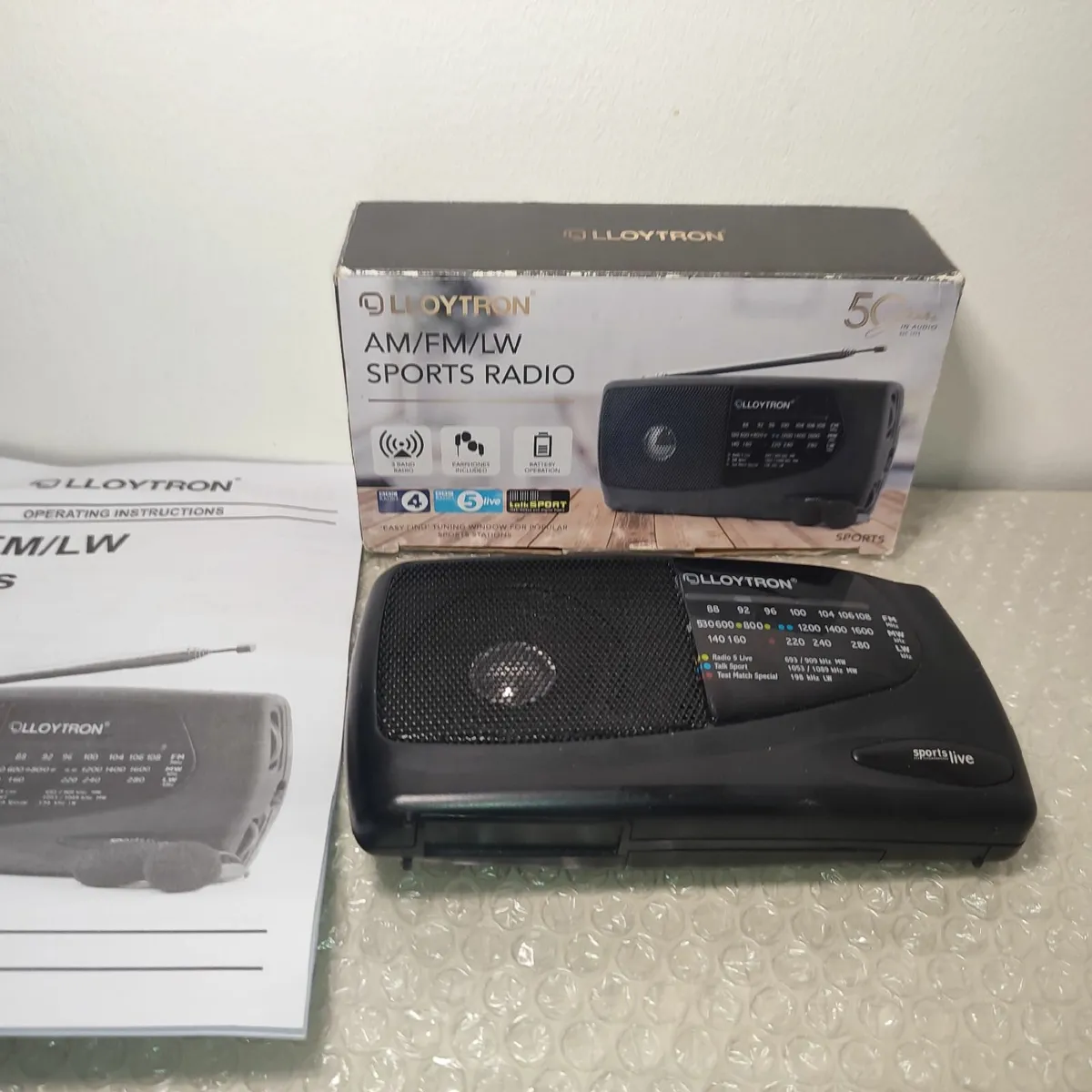 Lloydtron Am/F/m/Lw Sports Portable Radio - Image 1