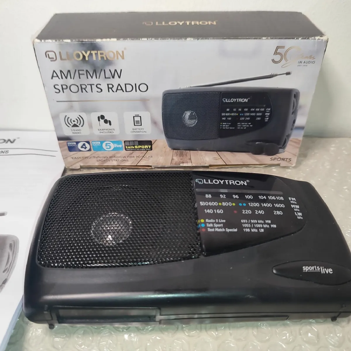 Lloydtron Am/F/m/Lw Sports Portable Radio - Image 3