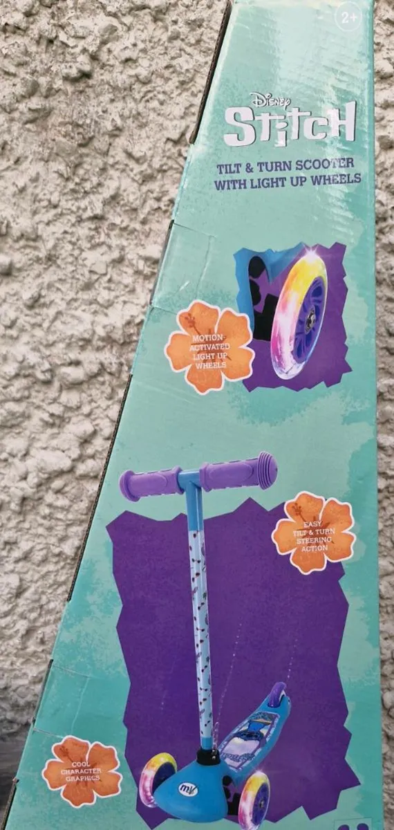 Disney stitch scooter with light up wheels - Image 3