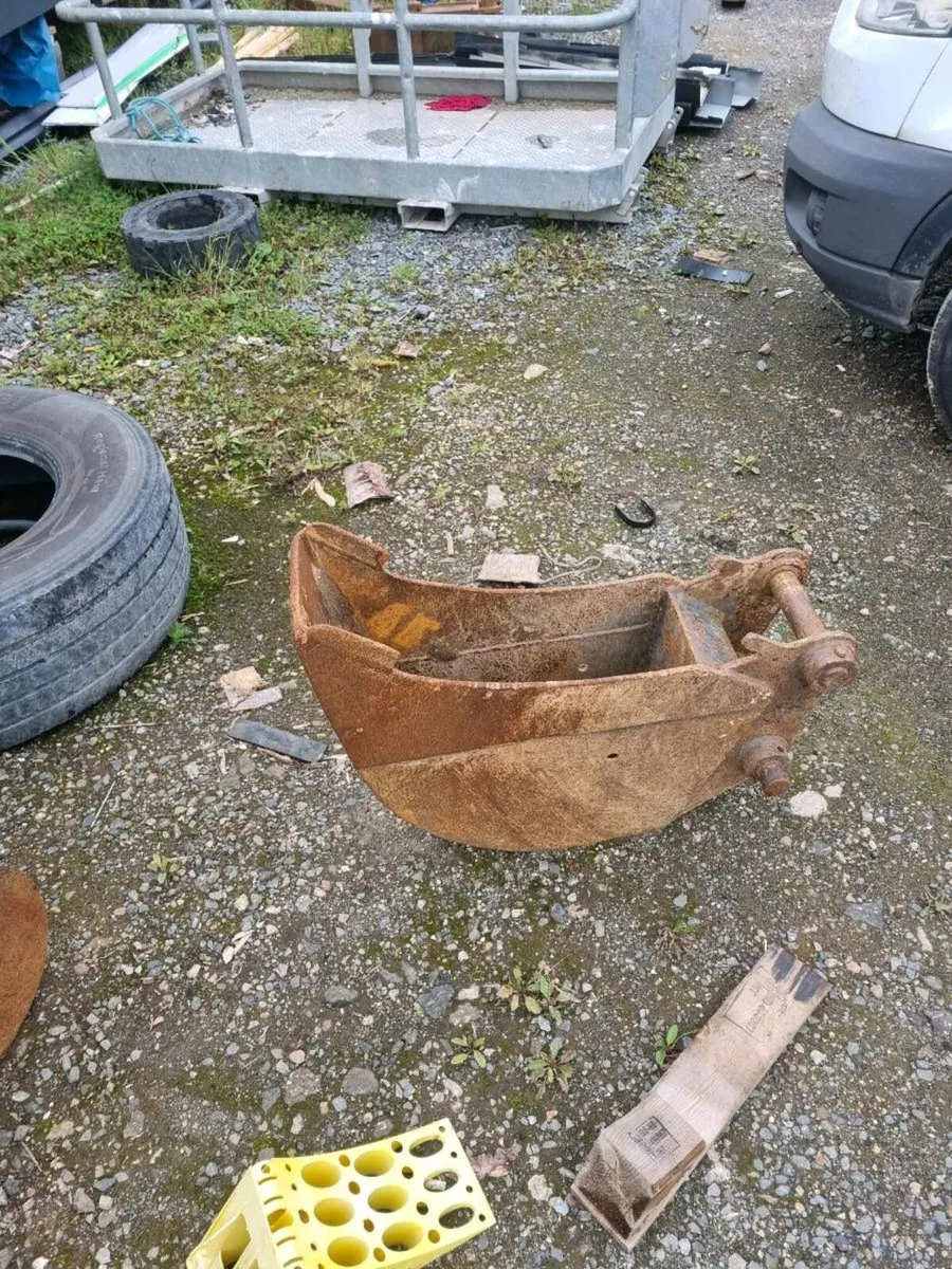 Digger buckets 45mm pins - Image 2