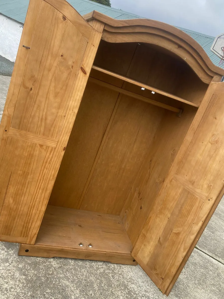 Wardrobe - Image 4