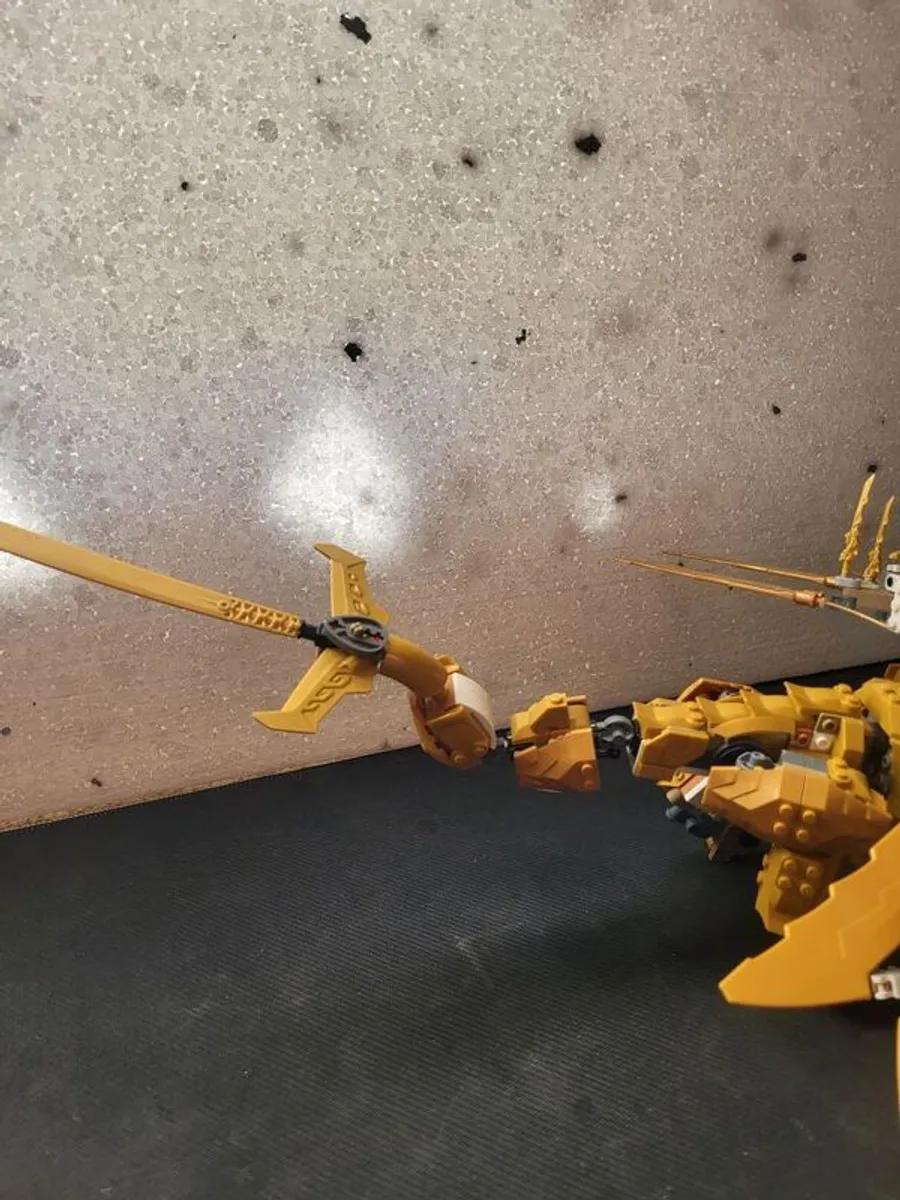 Lego Ninjago Lloyds Golden Ultra Dragon 71774 - Image 3
