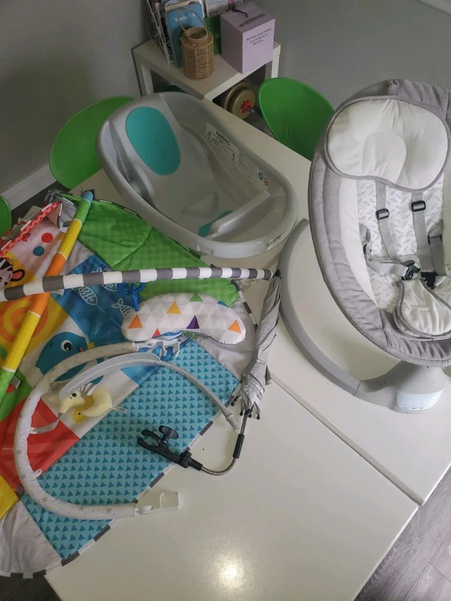 Babies Swinging Chair, Play Mat & Bath - Image 1