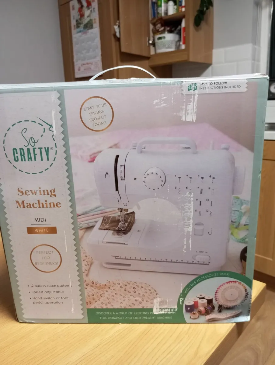 Sewing machine - Image 2