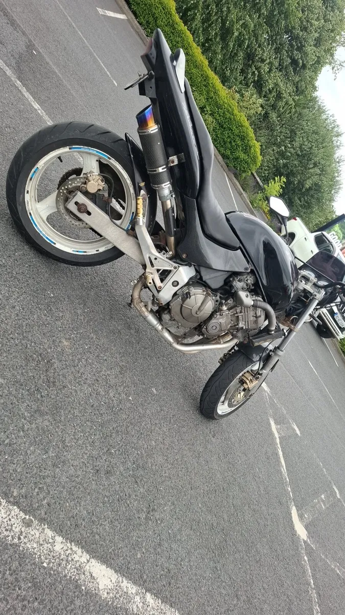 Honda hornet 600cc 1999 - Image 2