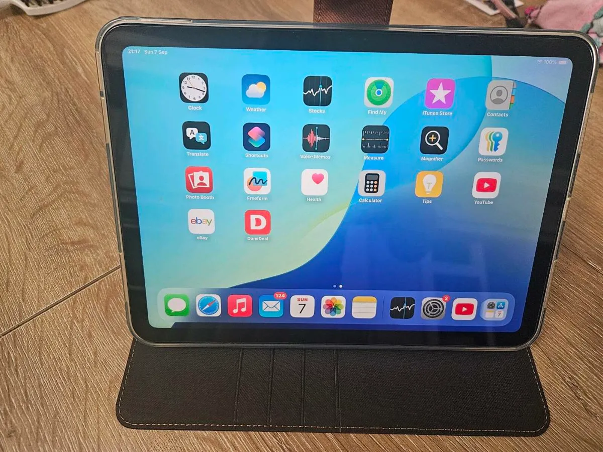 Ipad 10th generation - Image 1