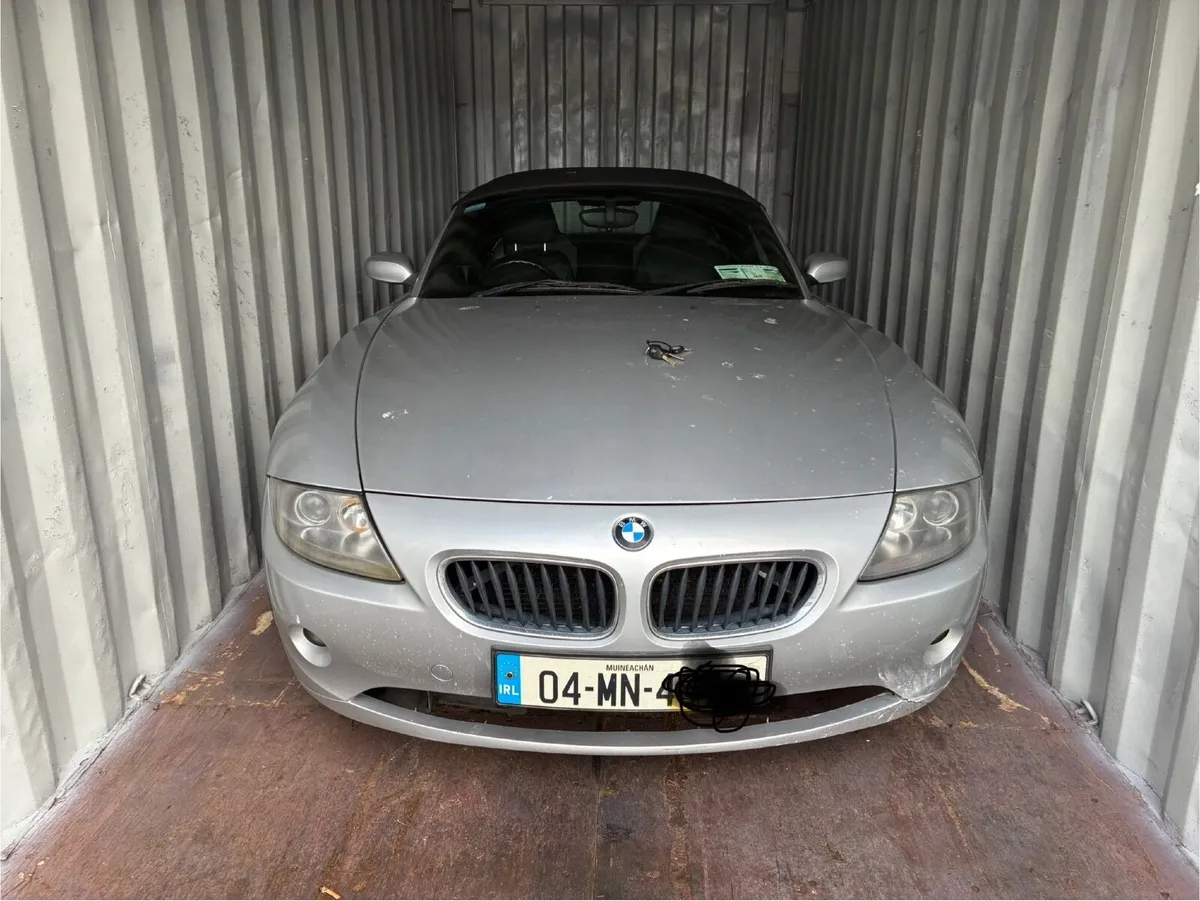 BMW Z4 2004 2.5 manual - Image 2