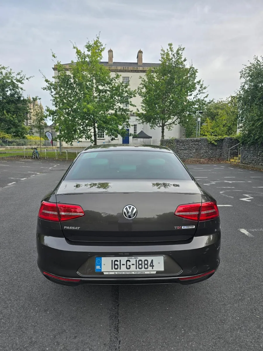 Volkswagen Passat 2016 - Image 3