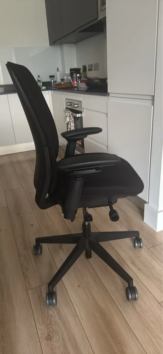 Steelcase Ergonomic Office Chair - Image 2