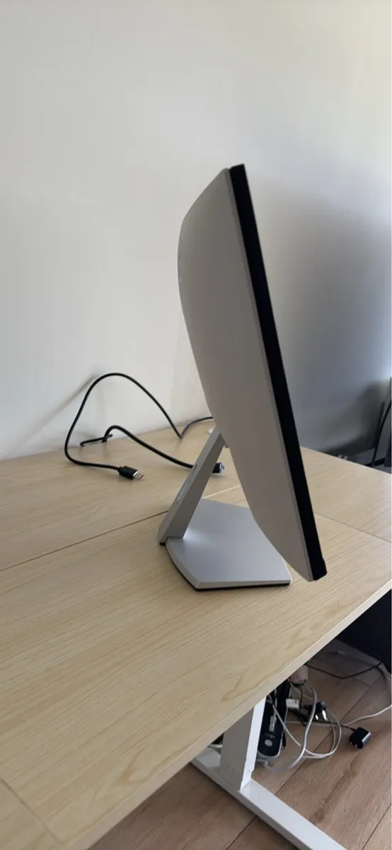 Dell 24 inch monitor - Image 2