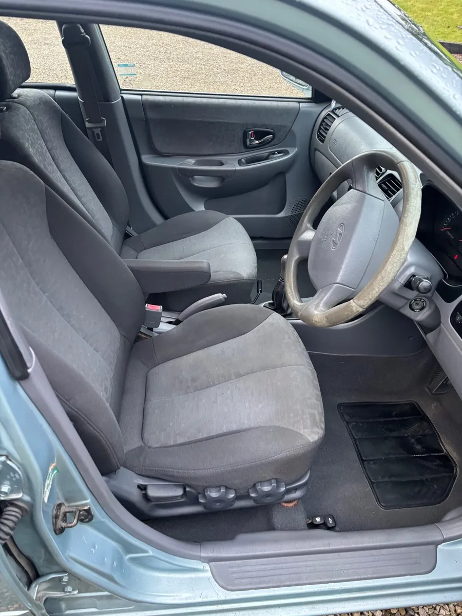 Hyundai Accent 2005 - Image 3