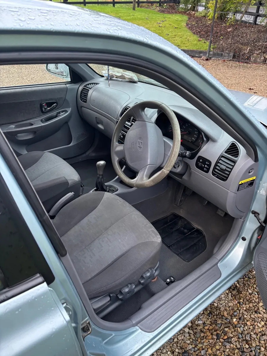 Hyundai Accent 2005 - Image 4