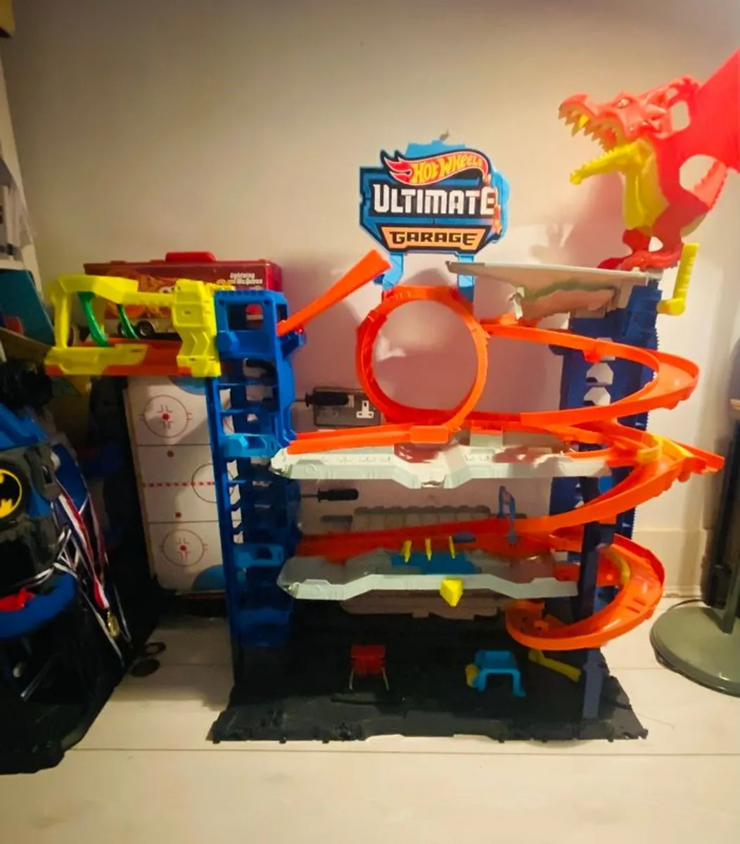 Hot Wheels Ultimate Garage - Image 1