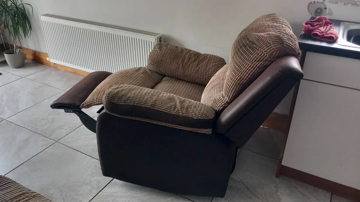 Suite of furniture - Image 3