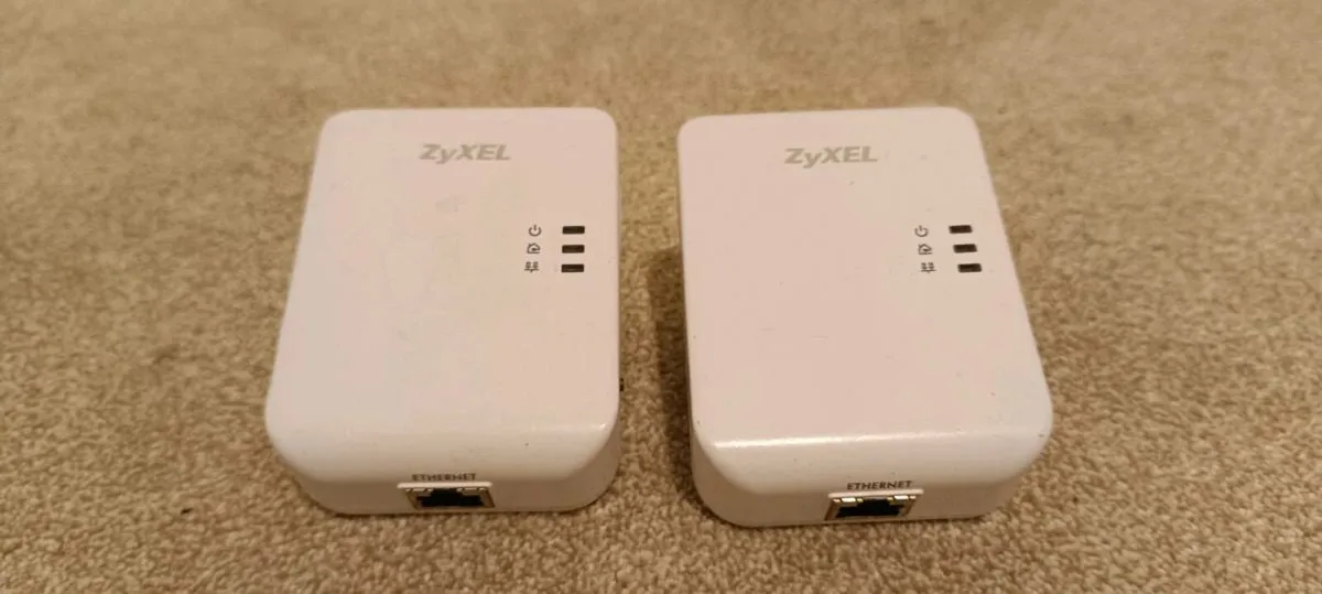 Zyxel ethernet over power adapter PLA-40 - Image 1
