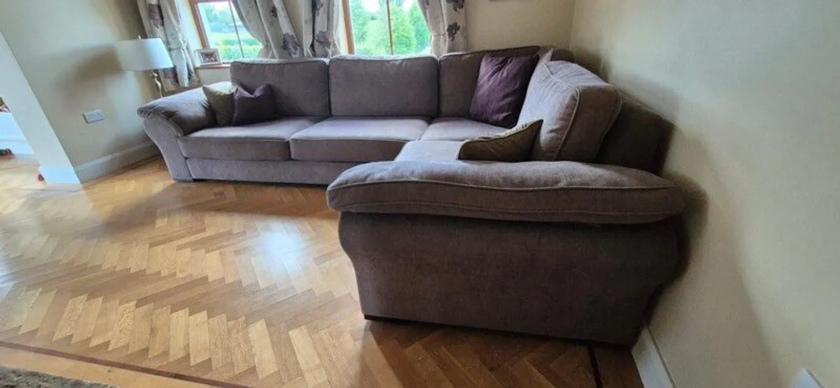 couch - Image 1