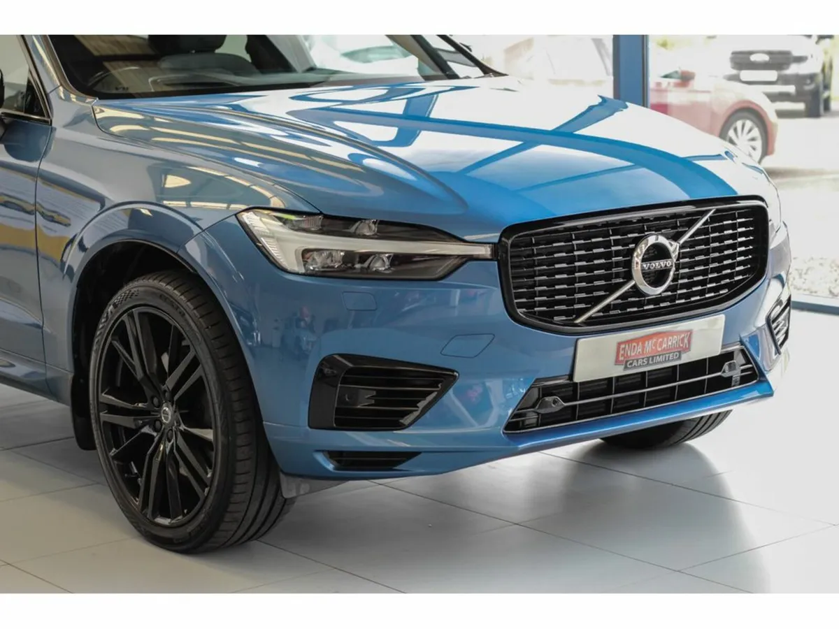 Volvo XC60 T8 R-DESIGN PRO AWD - Image 4