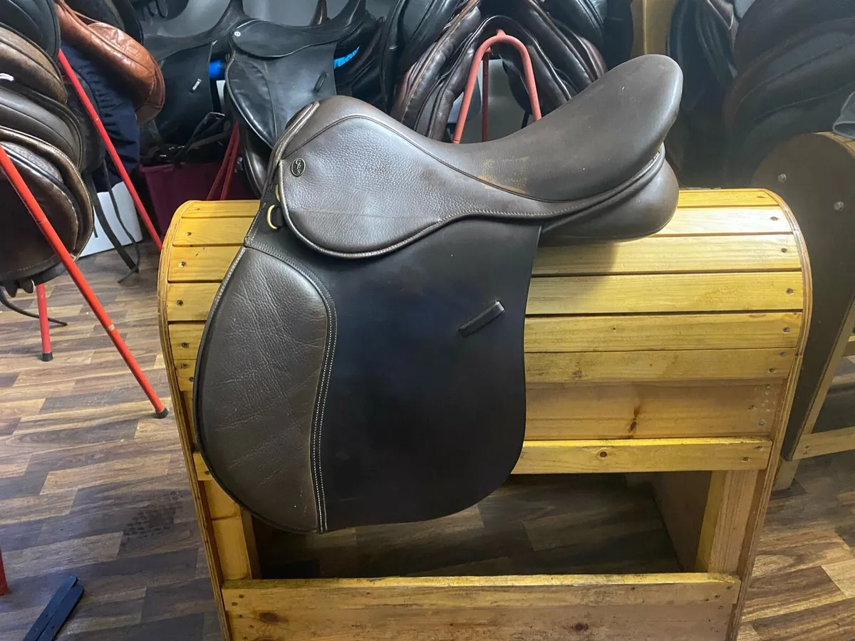 18” GFS brown Leather saddle - Image 3